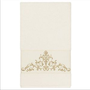 Turkish Embellished Luxury Towels Set of 2 by Linum Home